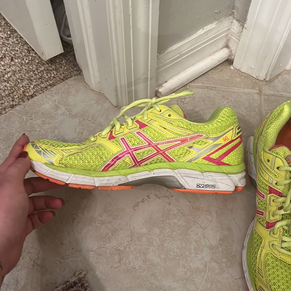 ASICS - Picture 2 of 4